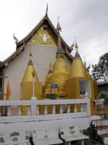 เจดีย์พระธาตุแม่เย็น